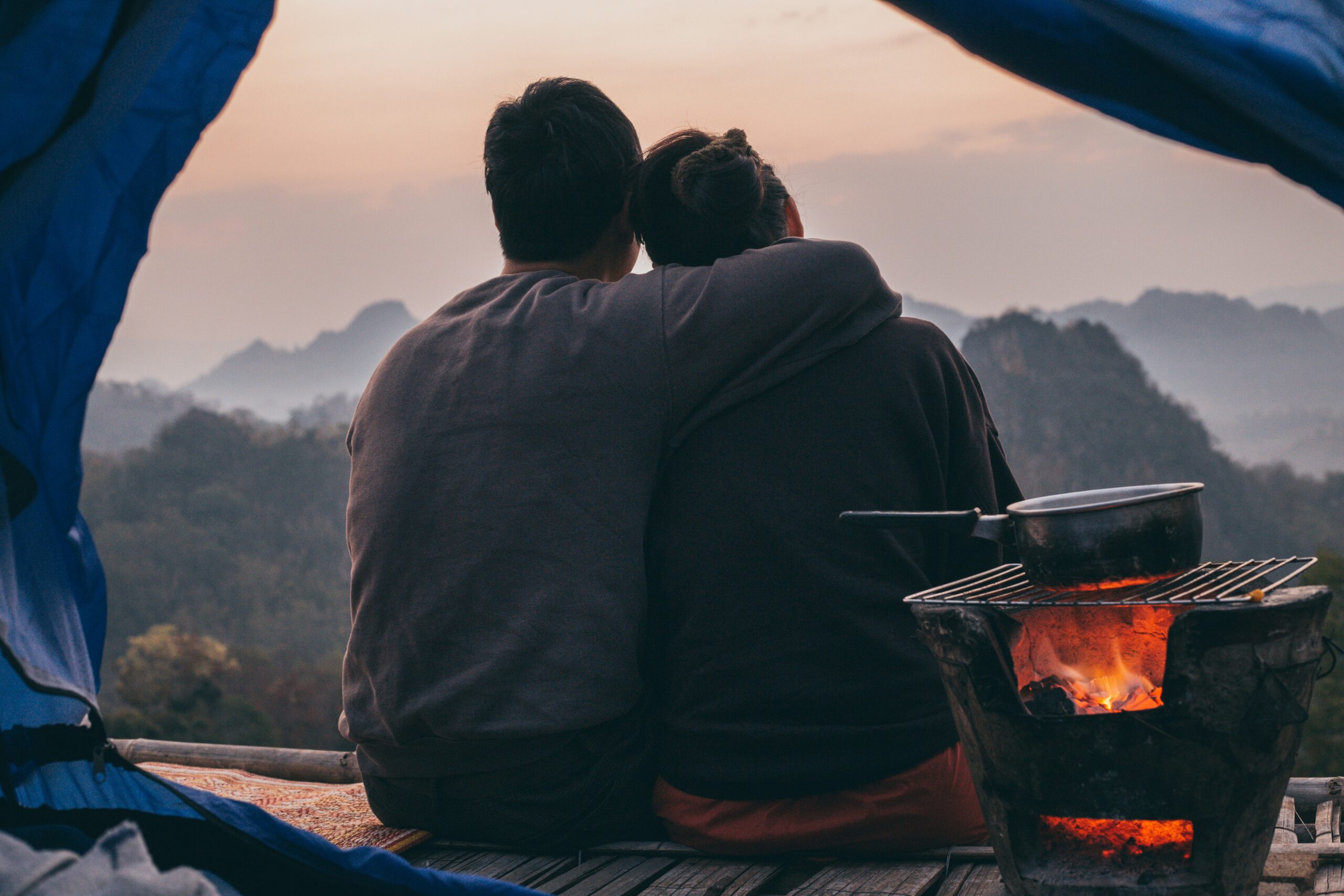 Couples Camping Ultimate Guide: Romantic Activities & Top Spots
